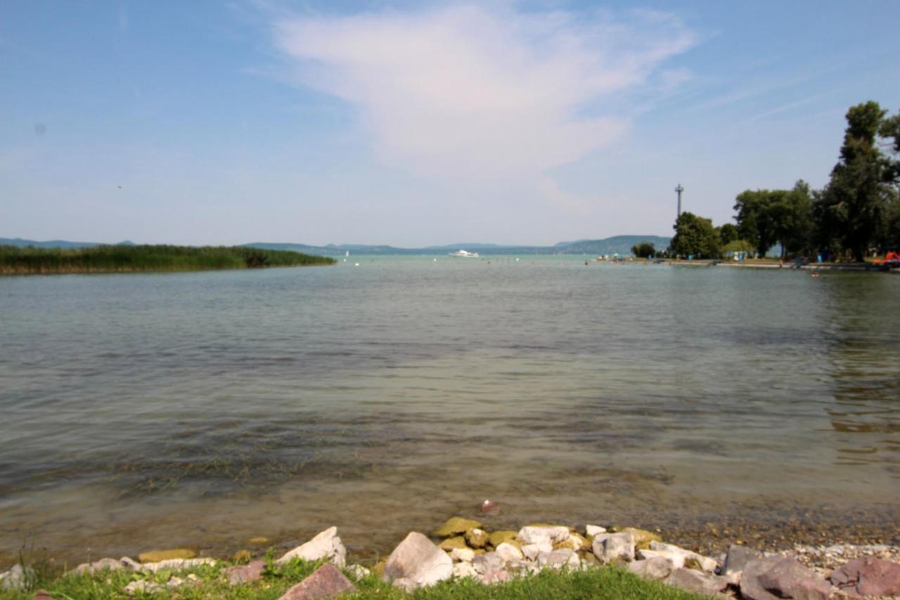 Margareta Apartmanhaz Apartment Balatonboglar Luaran gambar